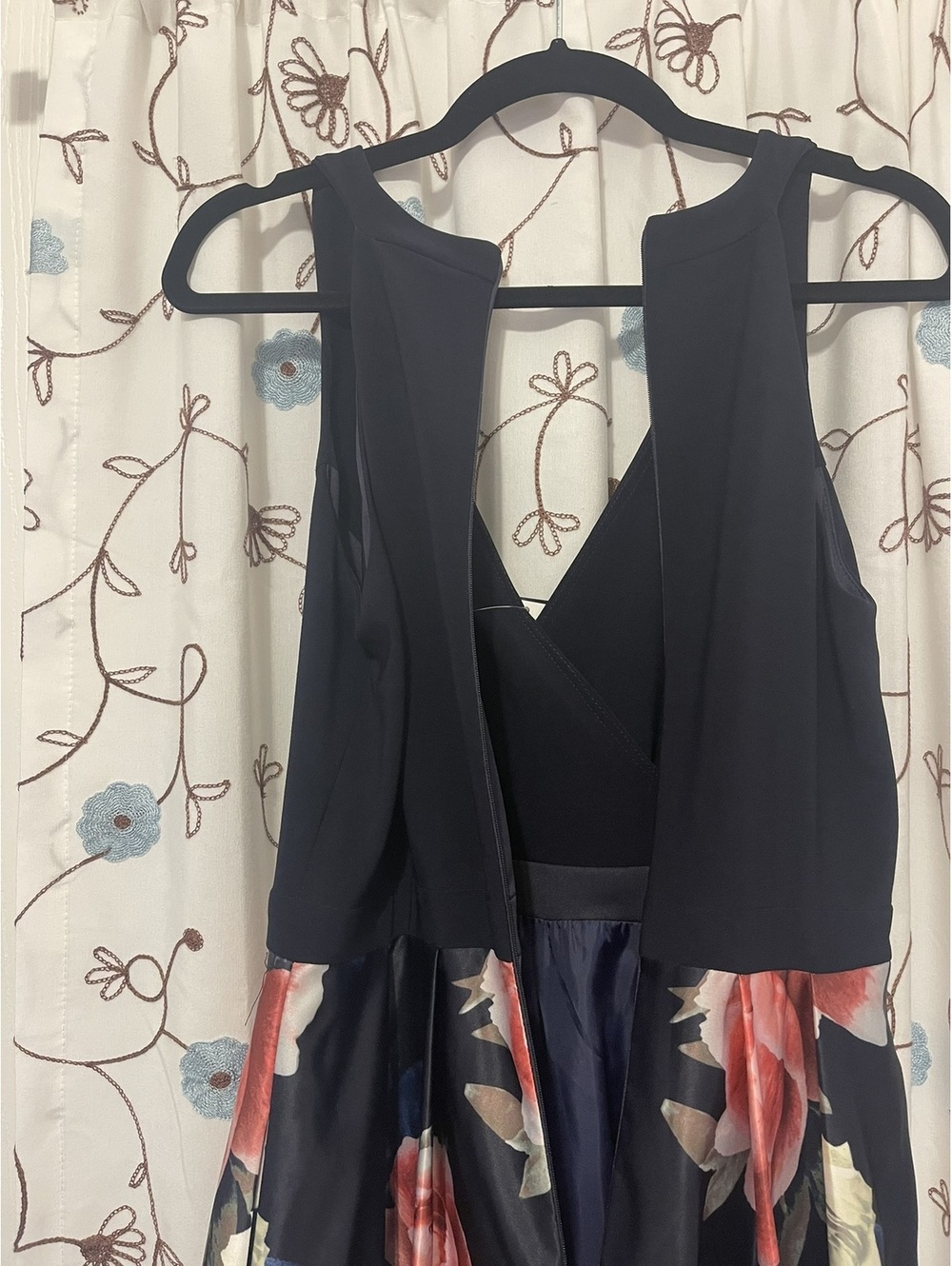 New With Tags | Xscape | Sz 6 | Floral A-Line Gown - Picture 10 of 14